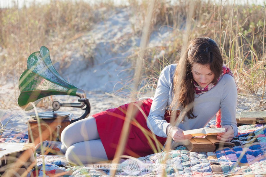 e-Retro-Style-Engagement-Picture-Ideas-Inspiration-Wilmington-NC-Photographer