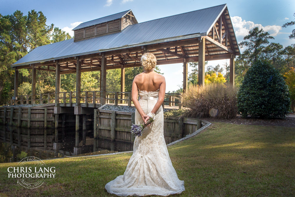 river landing bride photo - the covered bridge - brides - photos - wedding dress - bridal ideas - wedding day - wilmington nc wedding photography